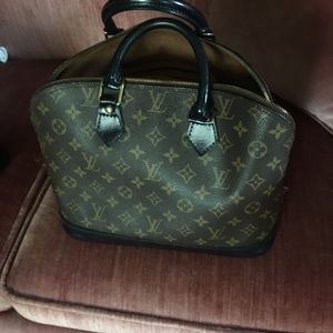 Louis Vuitton  I want to clear out my LV/no duster